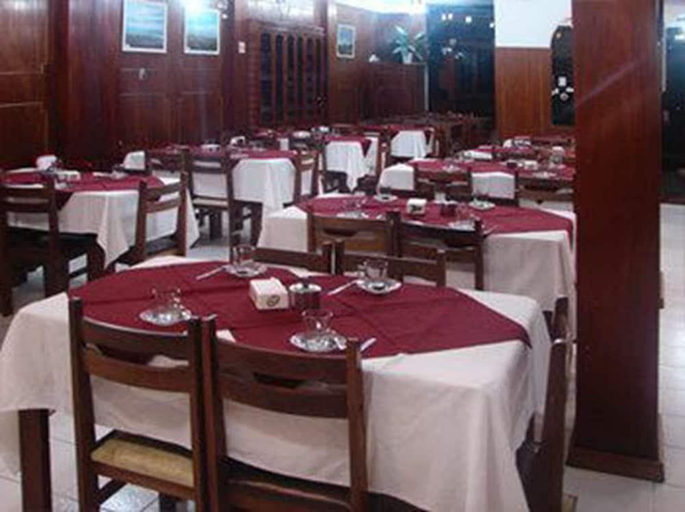 Cheltum Hotel Трелью Екстер'єр фото
